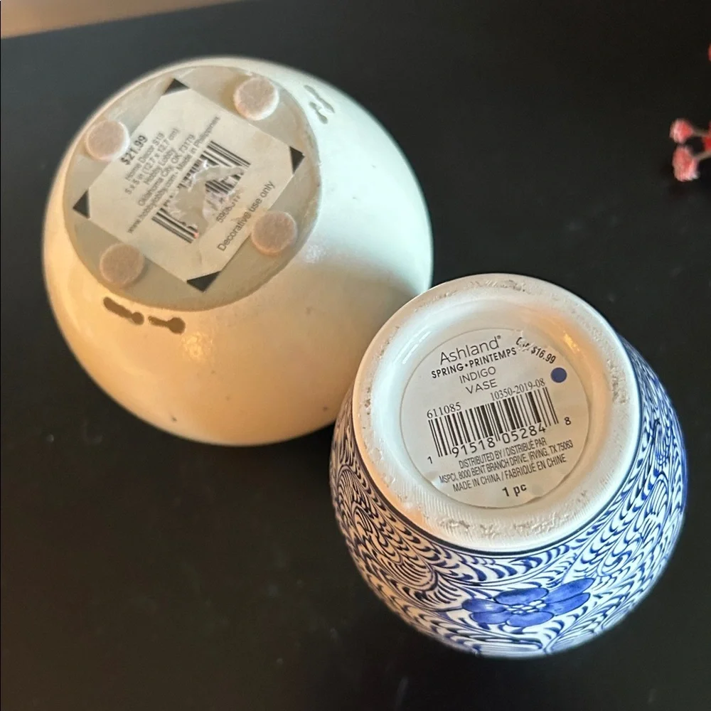 N/A preowned vases